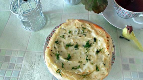Ароматный картофельный пирог с твердым сыром и свежей зеленью