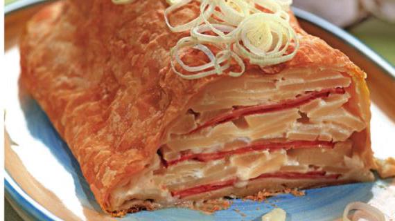 Вкусный картофельный пирог с ветчиной и ароматным тимьяном