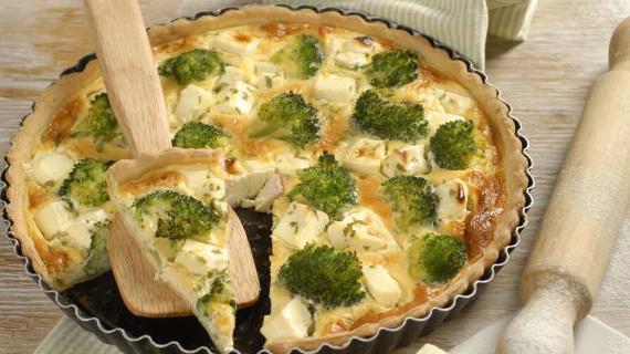 Вкусный и полезный киш с брокколи и сыром фета: простой рецепт для веганской кухни