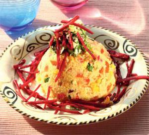Ароматный кускус с козьим сыром, свеклой и овощами — легкое вегетарианское блюдо