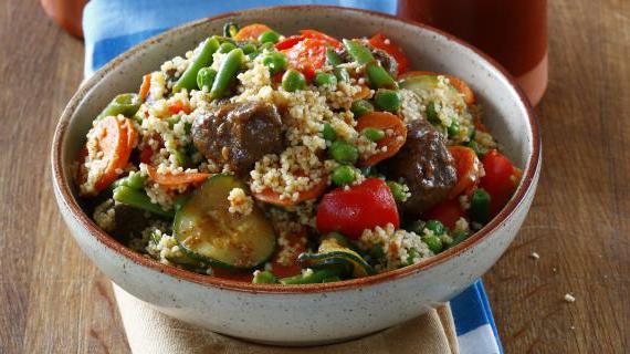 Ароматный кускус с нежной бараниной и свежими весенними овощами
