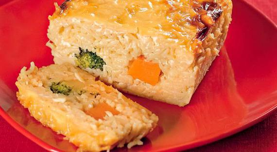 Вкусный и полезный лапшевик с творогом и овощами — идеальное блюдо для семейного ужина