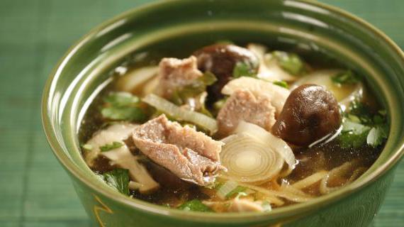Домашний ароматный суп мисо с утиной грудкой и шиитаке: вкус, аромат и питание