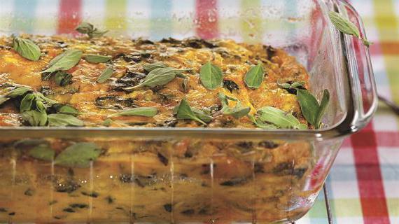 Ароматный овощной кугель с шпинатом и куркумой
