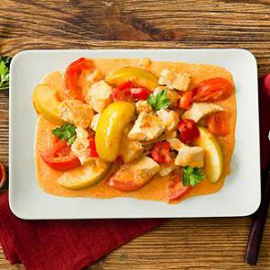 Ароматный паприкаш с курицей, приготовленный в мультиварке — вкусное и удобное блюдо для всей семьи