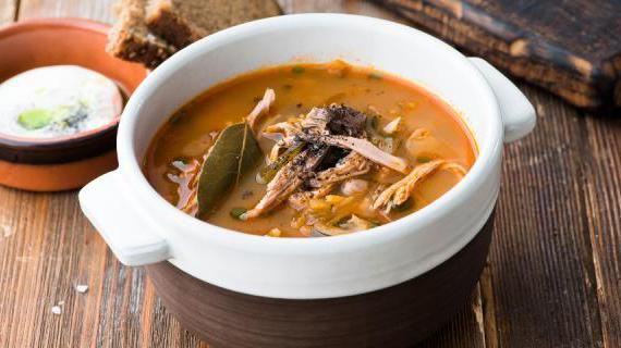 Ароматный рассольник с утиным бульоном и потрохами