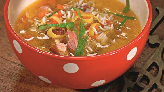 Ароматный рисовый суп с окороком и овощами