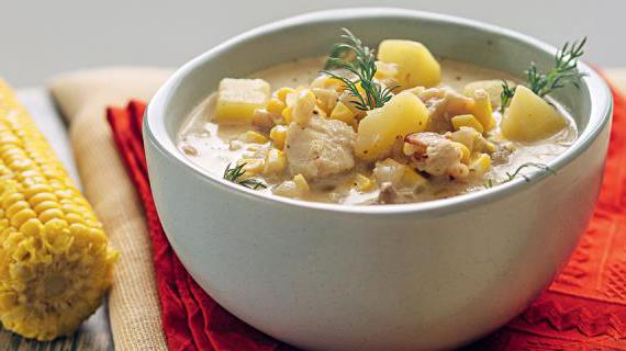 Ароматный рыбный суп с кукурузой и сливками
