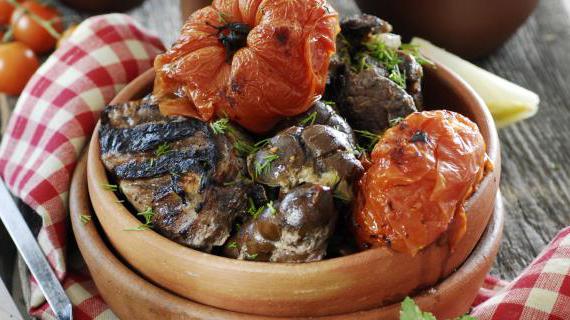 Ароматный шашлык из баранины по-карски с почками