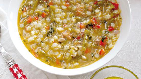 Вкусный средиземноморский суп из кролика с овощами и пастой: ароматный обед на каждый день