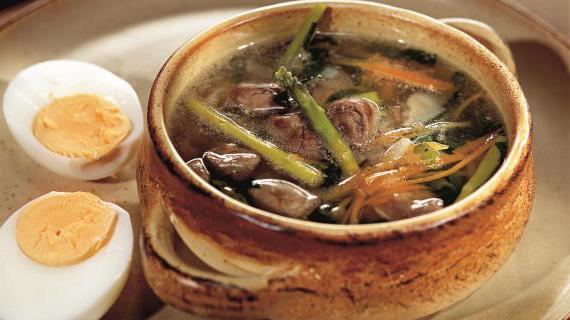 Ароматный суп с индюшачьими потрошками и овощами