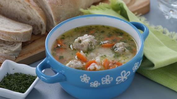 Ароматный суп с нежными фрикадельками и рисом