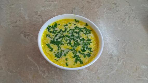 Ароматный сырный суп с овощами и зажаркой