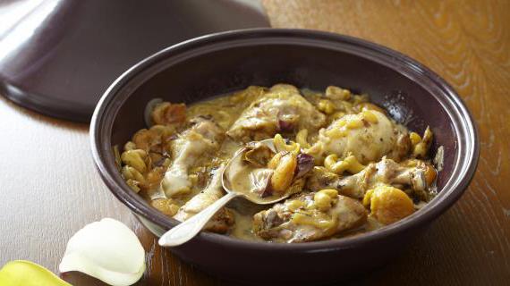 Ароматный тажин с курицей, курагой, кешью и нотками розы