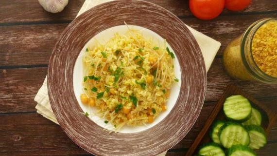 Ароматный турецкий плов с нутом, булгуром и рисовой лапшой