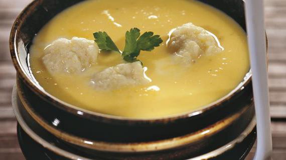 Ароматный тыквенный суп с картофельными клецками