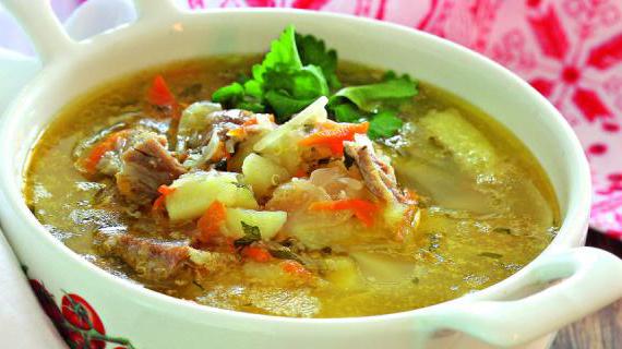 Теплый и ароматный запорожский капустняк — вкус украинской традиции