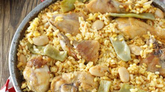 Аутентичная паэлья по-валенсийски — классический рецепт с курицей и кроликом