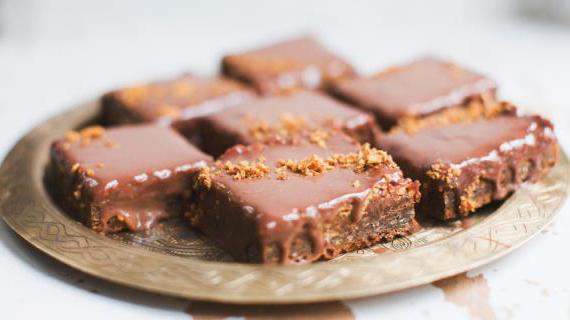 Банановый корж с хрустящим кукурузным кранчем