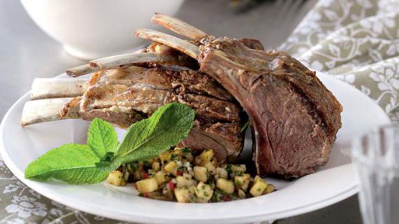 Баранья корейка с ананасовой сальсой: идеальное сочетание мяса и фруктов