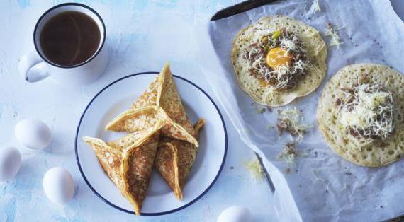 Блинчики «Три шва» с мясной начинкой и луком-пореем
