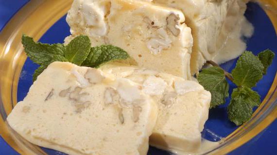 Десерт Семифредо с Нугой, Грецкими Орехами и Ликером