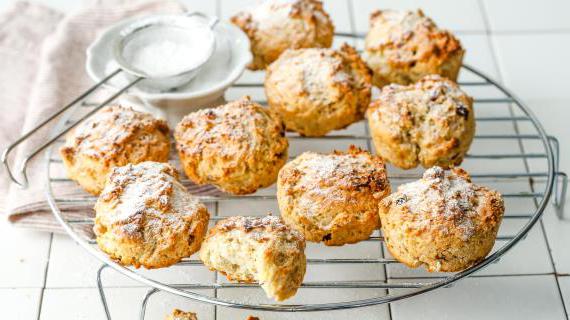 Домашнее постное печенье с изюмом и бананами