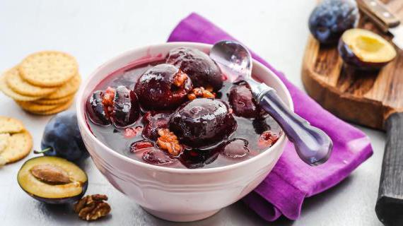 Домашнее варенье из сливы с добавлением грецких орехов — вкусное и ароматное лакомство