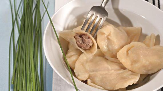 Домашние пельмени с ароматным утиным фаршем — вкусное и сытное блюдо, которое оценят даже самые изысканные гурманы