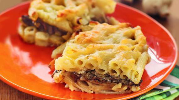 Инкрустированная запеканка из макарон с грибами и сыром: простой и вкусный ужин