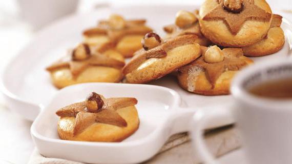 Двухцветное песочное печенье с орехами и какао