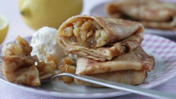 Ароматные фаршированные блины с яблоками, грецкими орехами и корицей — вкусная находка для ужина