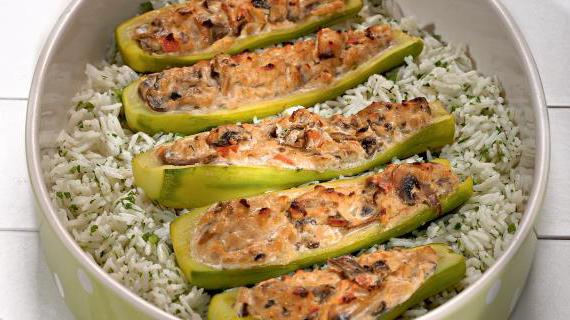 Фаршированные кабачки с козьим сыром и грибами