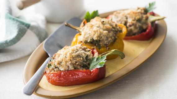 Фаршированные перцы с сочным мясом и ароматным соусом
