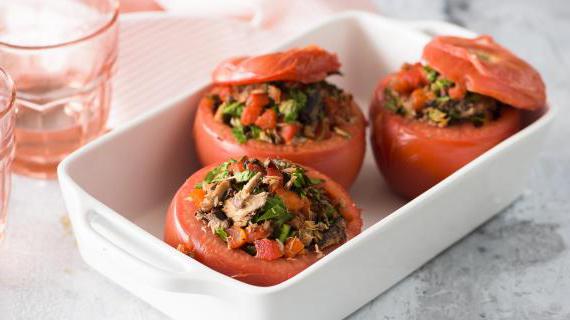Фаршированные помидоры с тунцом и анчоусами: изысканное блюдо для гурманов