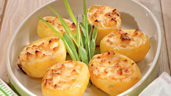 Ароматный фаршированный картофель с мягким сыром и нежным сливочным вкусом