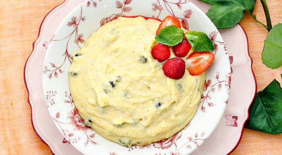 Франгольо — кукурузная каша с миндалем, медом и изюмом