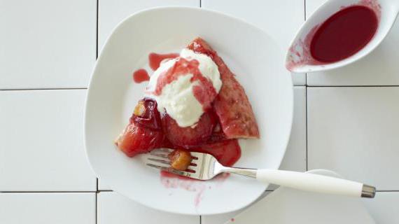 Французский тарт с персиками и сливами: классический рецепт
