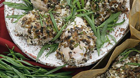 Французское блюдо из куриной грудки с эстрагоном