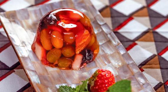 Фруктовое заливное с клюквенным морсом и экзотическими нотками