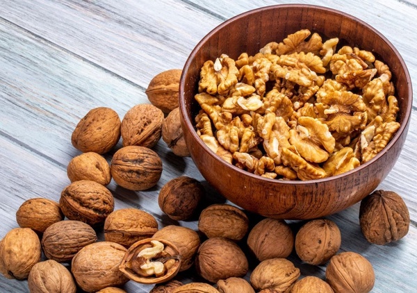 Грецкий орех: польза, применение и секреты выращивания