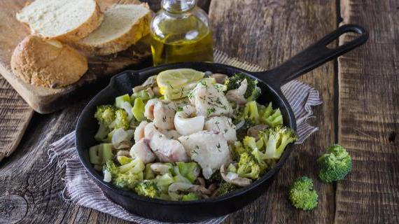 Гурманское рагу из морского языка с брокколи и вешенками - рецепт с пошаговым описанием
