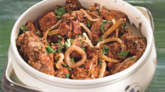 Гурули — ароматное грузинское блюдо из курицы с орехами и пряностями