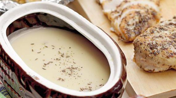Густой крем-суп из картофеля с запеченным чесноком и курицей