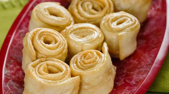 Хрустящие завитки в ароматном сиропе — вкусное и простое лакомство