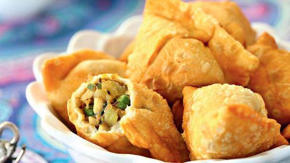 Индийские самосы с картофельно-горошковой начинкой