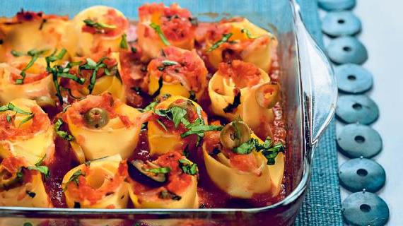 Итальянские рулетики из лазаньи с сырной начинкой: вкусное и ароматное блюдо