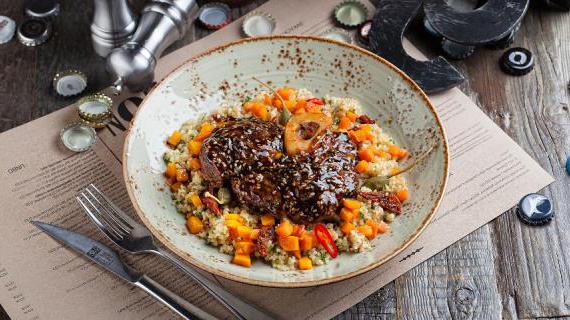 Итальянское оссобуко с булгуром и тыквой в винном соусе: изысканный вкус на каждый день