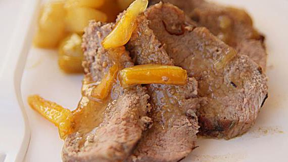 Роскошная утиная грудка с апельсиновой карамелью и свежей грушей