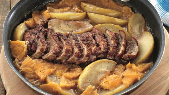 Изысканная утиная грудка с яблоками и апельсинами
